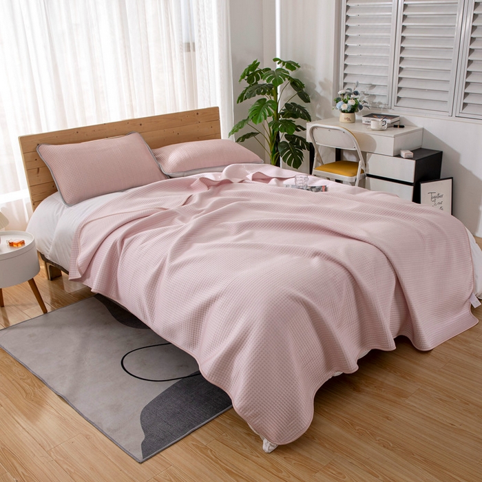 91家纺网 家纺一手货源 找家纺 来菲毛毯 2025新款双面夏凉被子PE速冷凉感夏被夏凉被空调被可机洗水洗 粉色