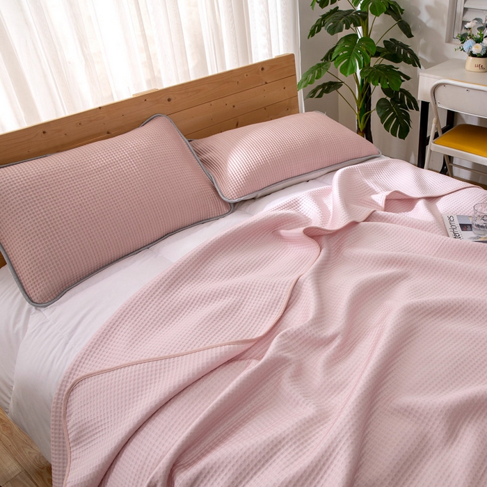 91家纺网 家纺一手货源 找家纺 来菲毛毯 2025新款双面夏凉被子PE速冷凉感夏被夏凉被空调被可机洗水洗 粉色