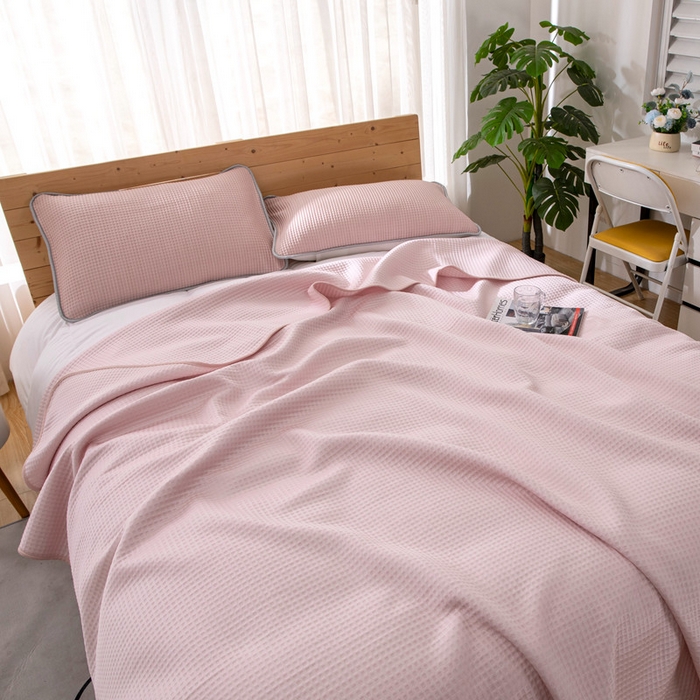 91家纺网 家纺一手货源 找家纺 来菲毛毯 2025新款双面夏凉被子PE速冷凉感夏被夏凉被空调被可机洗水洗 粉色