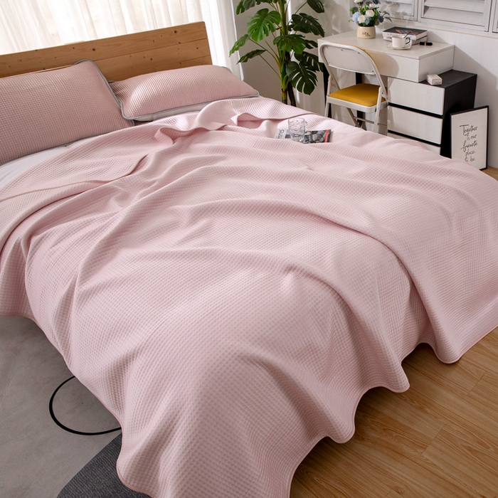 91家纺网 家纺一手货源 找家纺 来菲毛毯 2025新款双面夏凉被子PE速冷凉感夏被夏凉被空调被可机洗水洗 粉色