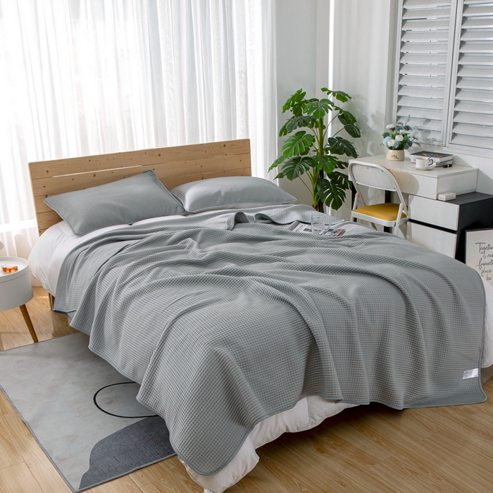 91家纺网 家纺一手货源 找家纺 来菲毛毯 2025新款双面夏凉被子PE速冷凉感夏被夏凉被空调被可机洗水洗 灰色