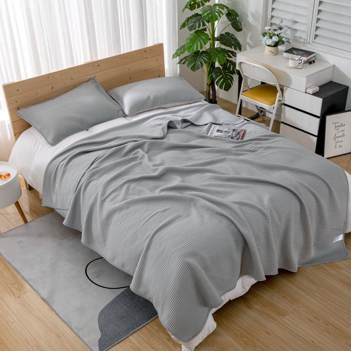 91家纺网 家纺一手货源 找家纺 来菲毛毯 2025新款双面夏凉被子PE速冷凉感夏被夏凉被空调被可机洗水洗 灰色