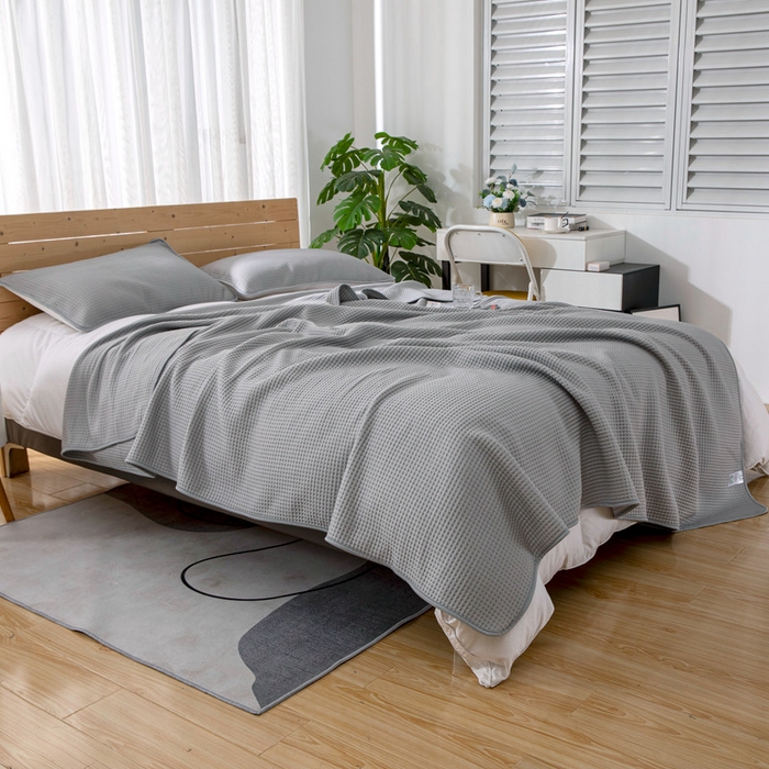 91家纺网 家纺一手货源 找家纺 来菲毛毯 2025新款双面夏凉被子PE速冷凉感夏被夏凉被空调被可机洗水洗 灰色