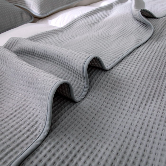 91家纺网 家纺一手货源 找家纺 来菲毛毯 2025新款双面夏凉被子PE速冷凉感夏被夏凉被空调被可机洗水洗 灰色