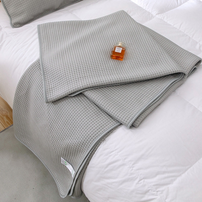 91家纺网 家纺一手货源 找家纺 来菲毛毯 2025新款双面夏凉被子PE速冷凉感夏被夏凉被空调被可机洗水洗 灰色