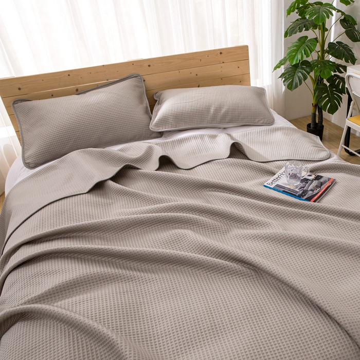 91家纺网 家纺一手货源 找家纺 来菲毛毯 2025新款双面夏凉被子PE速冷凉感夏被夏凉被空调被可机洗水洗 咖色