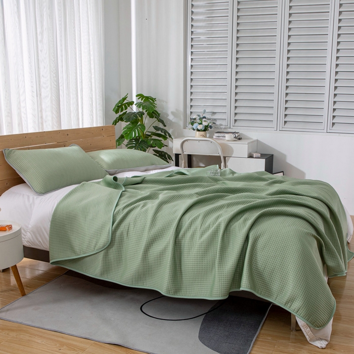 91家纺网 家纺一手货源 找家纺 来菲毛毯 2025新款双面夏凉被子PE速冷凉感夏被夏凉被空调被可机洗水洗 绿色