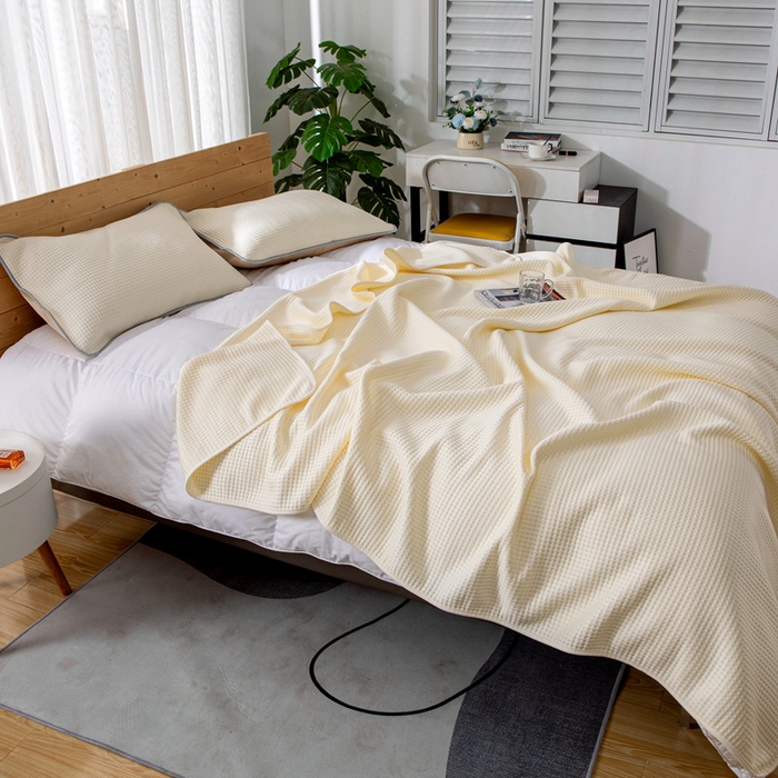 91家纺网 家纺一手货源 找家纺 来菲毛毯 2025新款双面夏凉被子PE速冷凉感夏被夏凉被空调被可机洗水洗 米白色