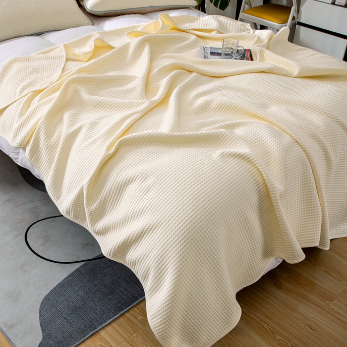 91家纺网 家纺一手货源 找家纺 来菲毛毯 2025新款双面夏凉被子PE速冷凉感夏被夏凉被空调被可机洗水洗 米白色