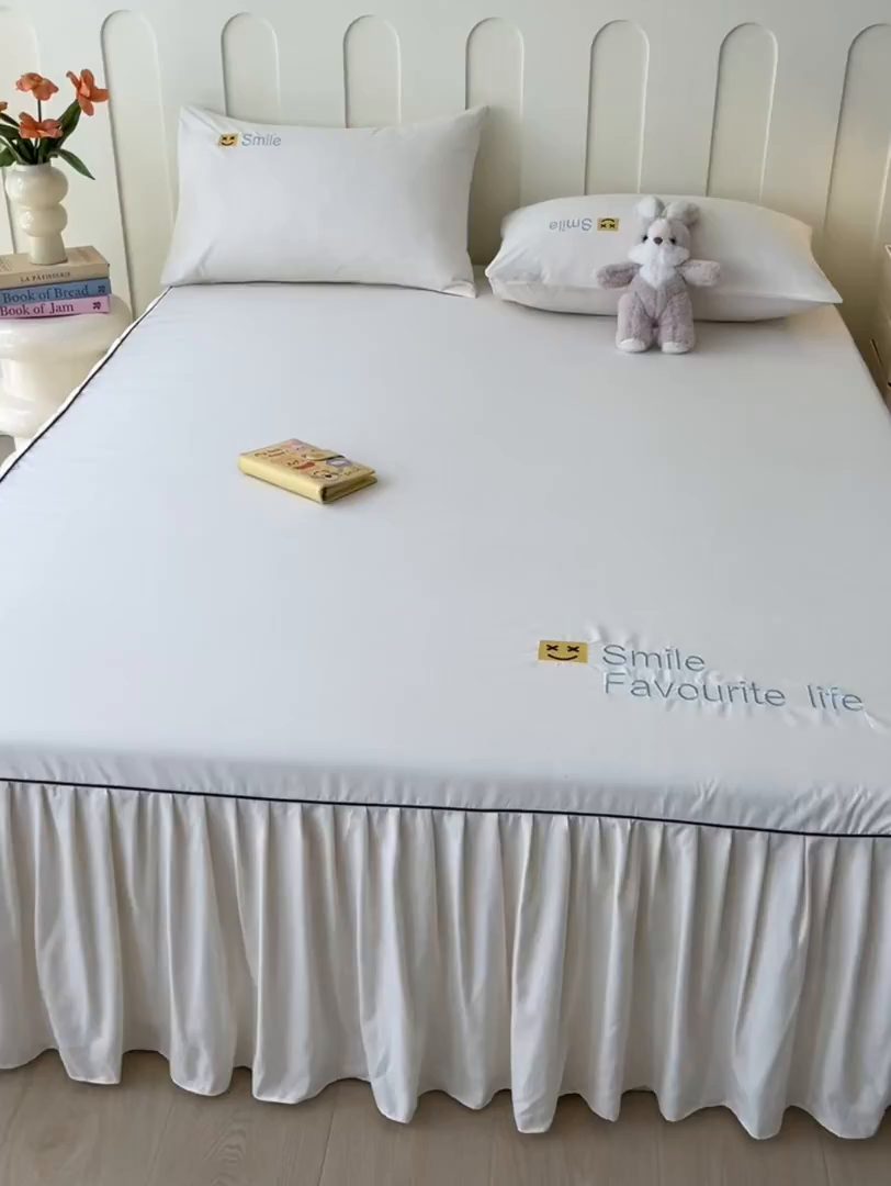 91家纺网 家纺一手货源 找家纺 笠裙家纺 2025新款110克微笑款单床裙轻奢款单床裙简约单床裙绣花单床裙 微笑-米白