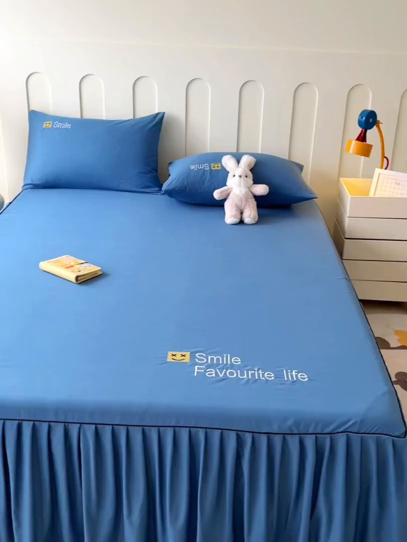 91家纺网 家纺一手货源 找家纺 笠裙家纺 2025新款110克微笑款单床裙轻奢款单床裙简约单床裙绣花单床裙 微笑-宝石蓝