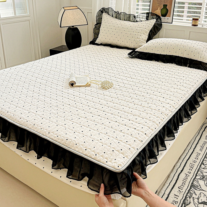 91家纺网 家纺一手货源 找家纺 艾橙家纺2025新款法式赫本风水洗棉印花雪纺花边单床笠 点点爱