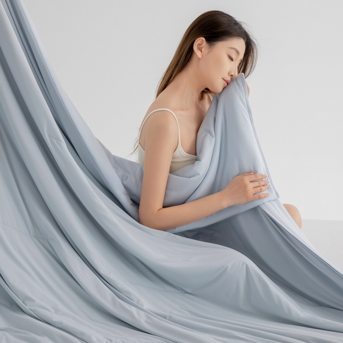 91家纺网 家纺一手货源 找家纺 兜米家居 2025新款亚朵同款夏季深睡被pro2夏凉被可机洗空调被透气被子 青空灰