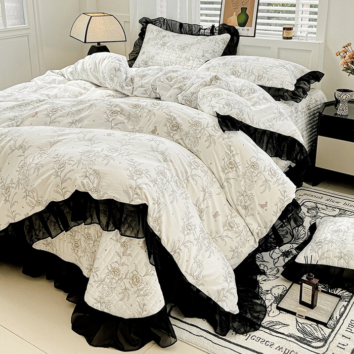 91家纺网 家纺一手货源 找家纺 艾橙 2025新款法式赫本风水洗棉印花雪纺花边单被套 素馨花恋