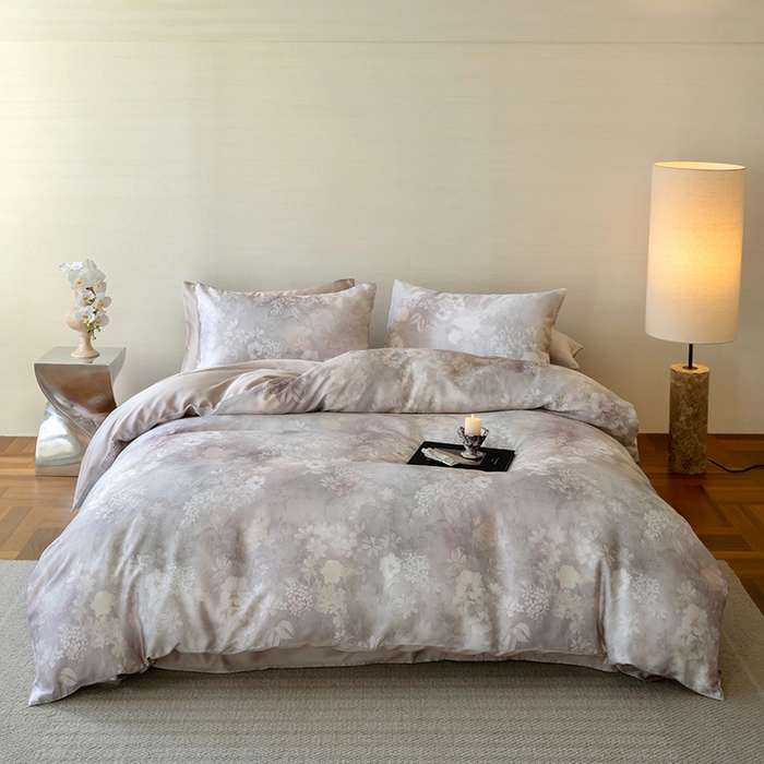 91家纺网 家纺一手货源 找家纺 咏绒家纺工厂店 2025新款60S奥地利兰精天丝数码印花暗合简约款系列四件套 知槿-紫