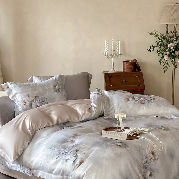 91家纺网 家纺一手货源 找家纺 2025新款60S奥地利兰精天丝数码印花宽边压线系列四件套 奥菲娜-灰