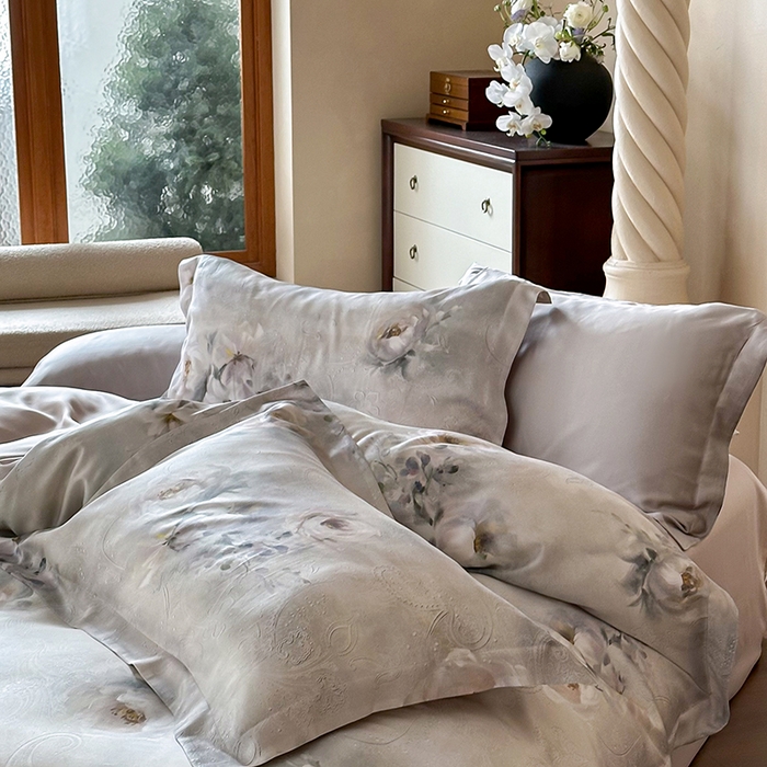 91家纺网 家纺一手货源 找家纺 2025新款60S奥地利兰精天丝数码印花宽边压线系列四件套 奥菲娜-灰