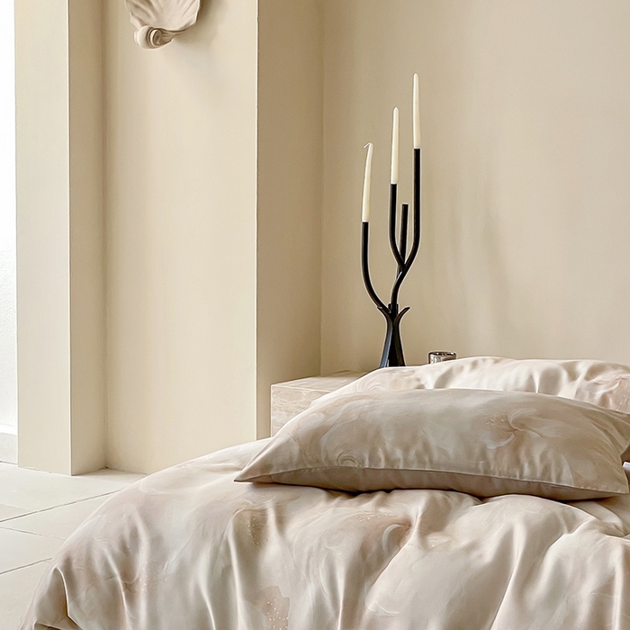 91家纺网 家纺一手货源 找家纺 咏绒家纺工厂店 2025新款60S奥地利兰精天丝数码印花暗合简约款系列四件套 莫斯-粉玉