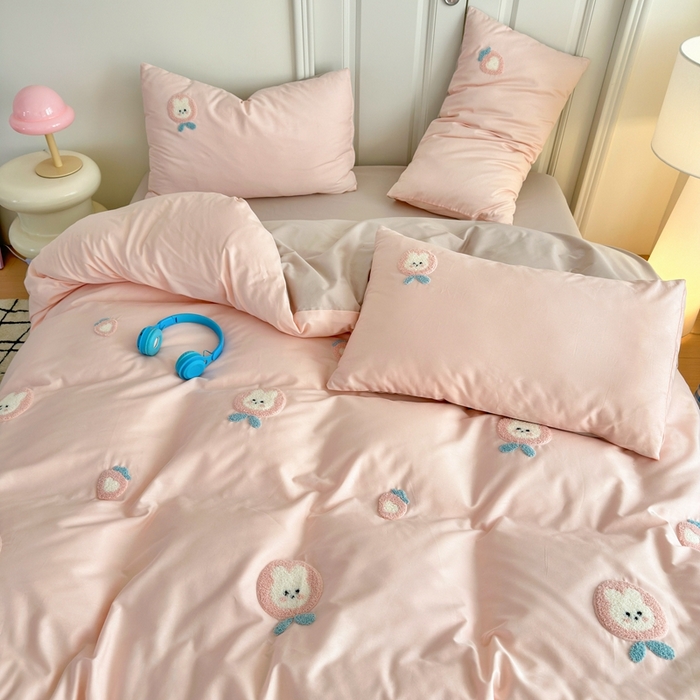 91家纺网 家纺一手货源 找家纺 锦觅2025新款奶油小清新毛巾绣全棉纯棉四件套（专版花型必须控价） 草莓兔兔