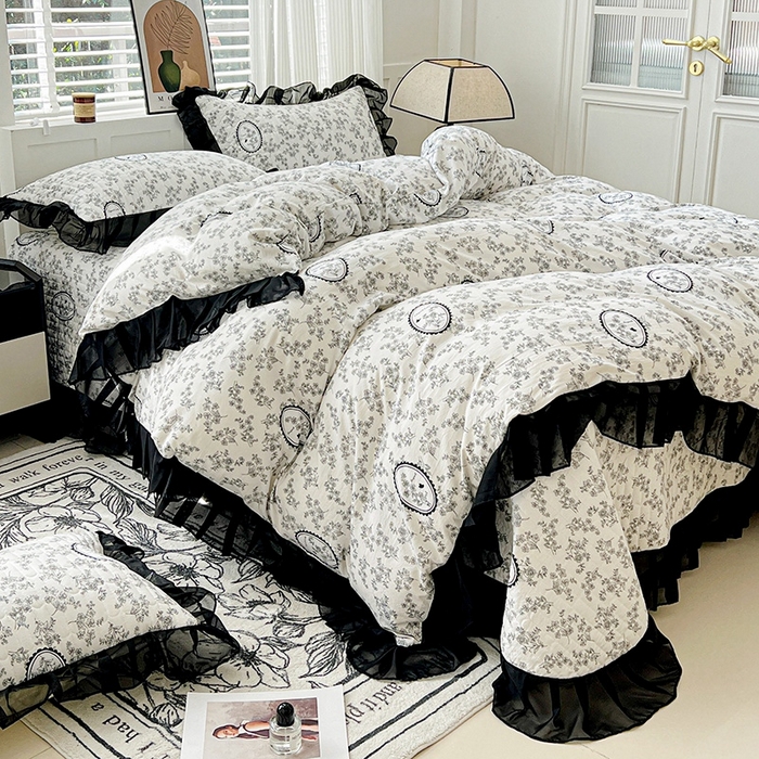 91家纺网 家纺一手货源 找家纺 艾橙 2025新款法式赫本风水洗棉印花雪纺花边单被套 澜音花香