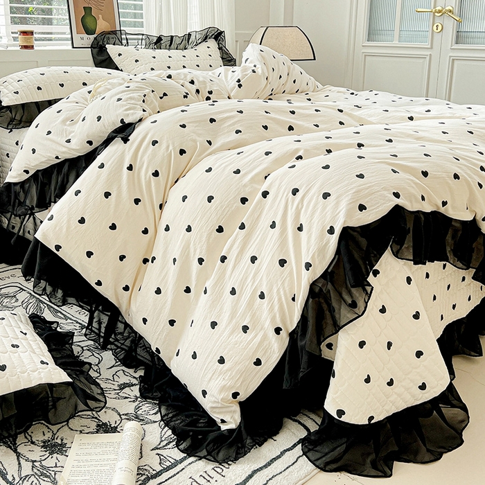 91家纺网 家纺一手货源 找家纺 艾橙 2025新款法式赫本风水洗棉印花雪纺花边单被套 心心相印