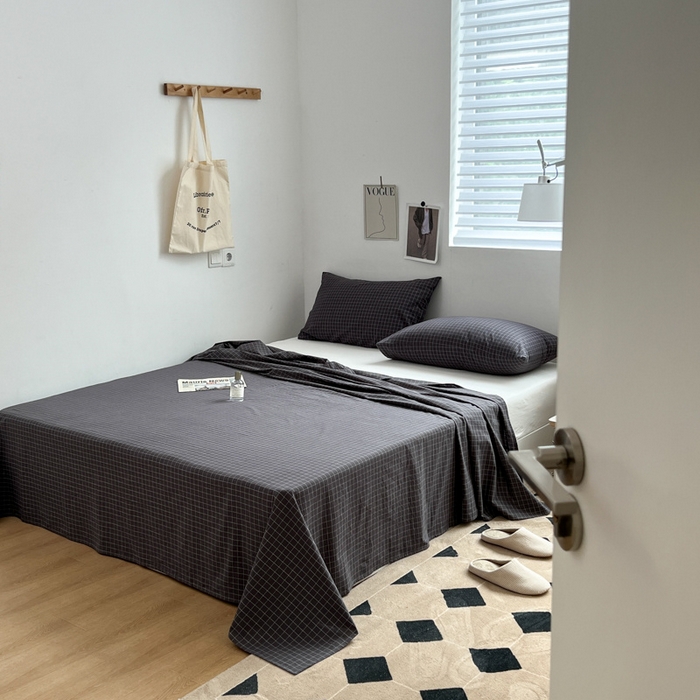 91家纺网 家纺一手货源 找家纺 2025新款水洗棉单床单 灰小方格