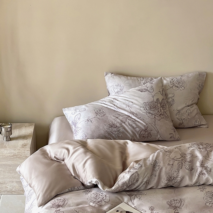 91家纺网 家纺一手货源 找家纺 咏绒家纺工厂店 2025新款60S奥地利兰精天丝数码印花暗合简约款系列四件套 夏洛-玉