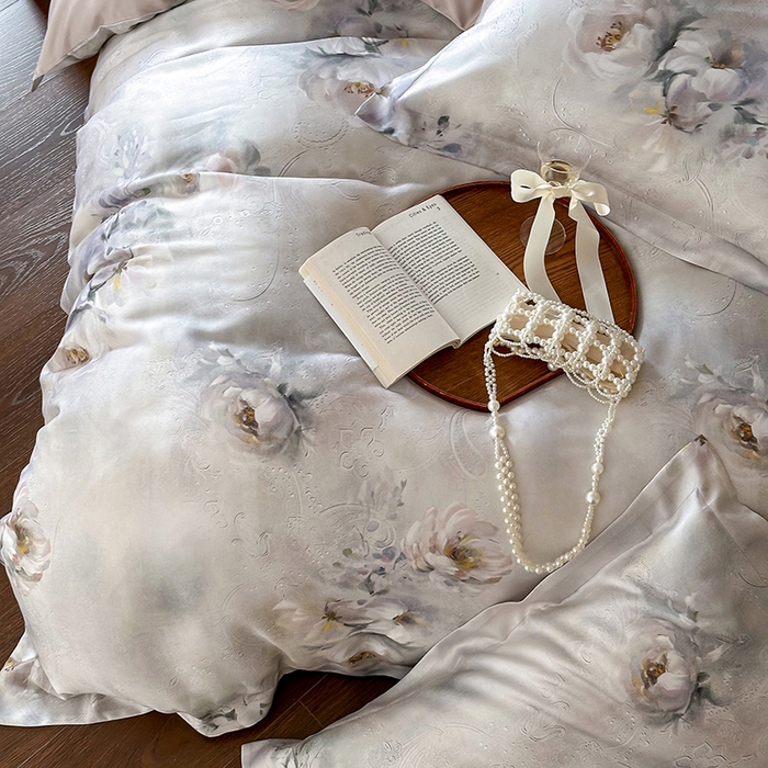 91家纺网 家纺一手货源 找家纺 2025新款60S奥地利兰精天丝数码印花宽边压线系列四件套 奥菲娜-灰