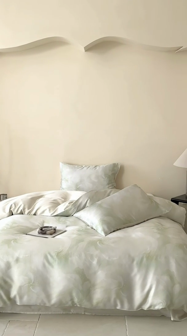 91家纺网 家纺一手货源 找家纺 咏绒家纺工厂店 2025新款60S奥地利兰精天丝数码印花暗合简约款系列四件套 莫斯-绿