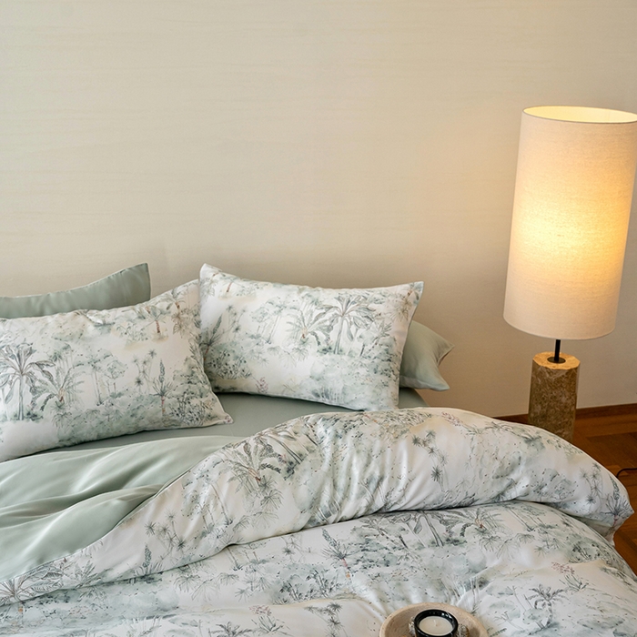 91家纺网 家纺一手货源 找家纺 咏绒家纺工厂店 2025新款60S奥地利兰精天丝数码印花暗合简约款系列四件套 丛林幻想-绿