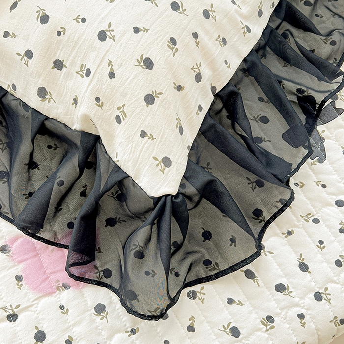 91家纺网 家纺一手货源 找家纺 艾橙 2025新款法式赫本风水洗棉印花雪纺花边单被套 朵蔓花馨