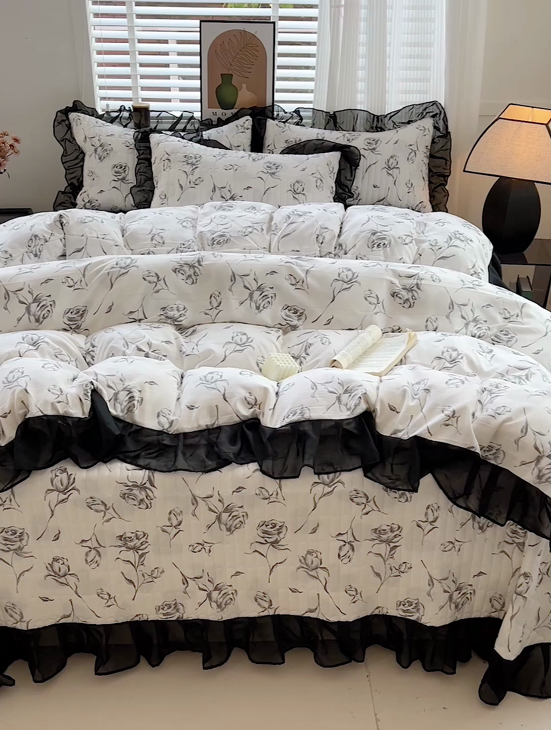 91家纺网 家纺一手货源 找家纺 艾橙家纺2025新款法式赫本风水洗棉印花雪纺花边四件套 水墨玫瑰