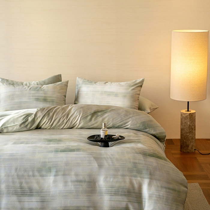 91家纺网 家纺一手货源 找家纺 咏绒家纺工厂店 2025新款60S奥地利兰精天丝数码印花暗合简约款系列四件套 卡西纳-绿