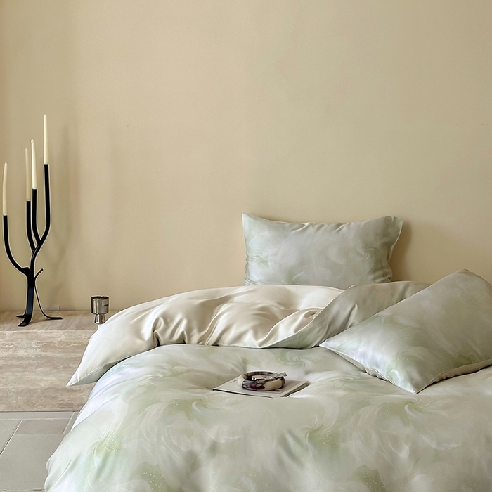 91家纺网 家纺一手货源 找家纺 咏绒家纺工厂店 2025新款60S奥地利兰精天丝数码印花暗合简约款系列四件套 莫斯-绿