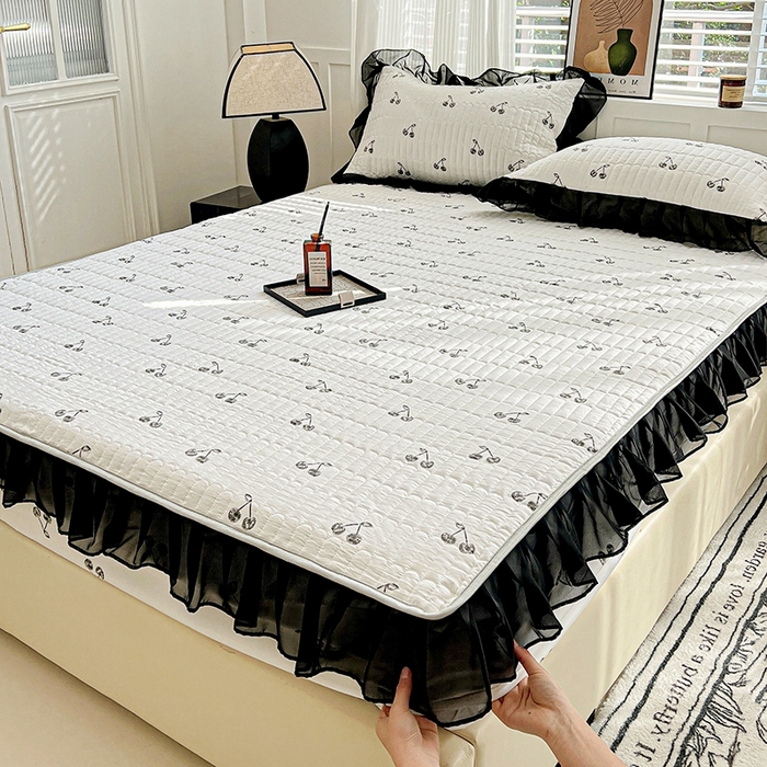 91家纺网 家纺一手货源 找家纺 艾橙家纺2025新款法式赫本风水洗棉印花雪纺花边单床笠 美味樱桃