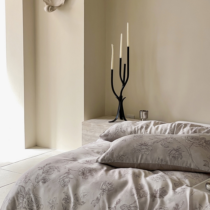 91家纺网 家纺一手货源 找家纺 咏绒家纺工厂店 2025新款60S奥地利兰精天丝数码印花暗合简约款系列四件套 夏洛-玉