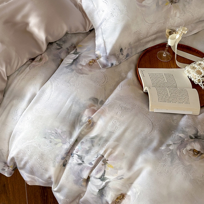 91家纺网 家纺一手货源 找家纺 2025新款60S奥地利兰精天丝数码印花宽边压线系列四件套 奥菲娜-灰