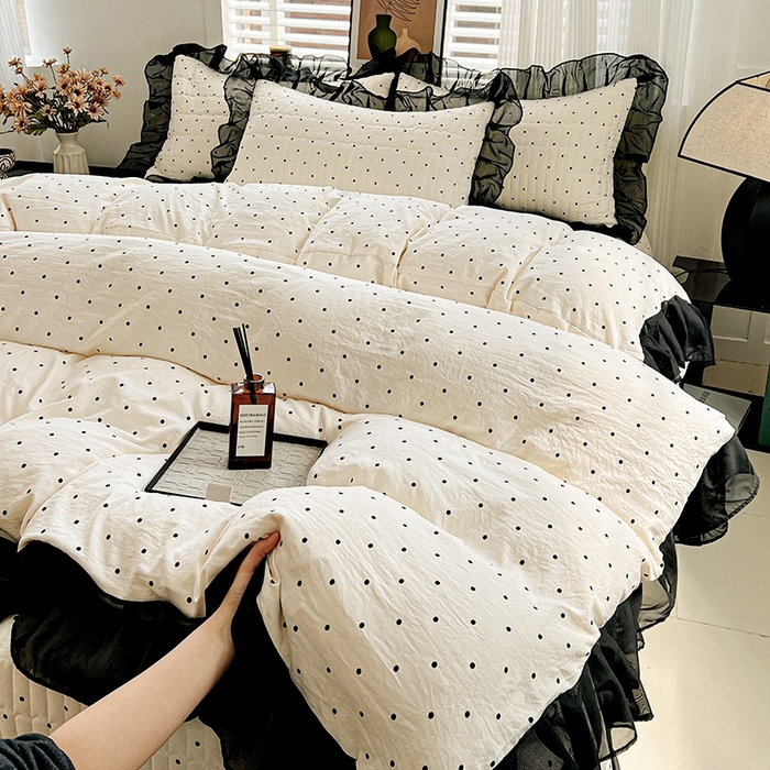 91家纺网 家纺一手货源 找家纺 艾橙家纺2025新款法式赫本风水洗棉印花雪纺花边四件套 点点爱