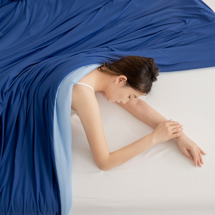 91家纺网 家纺一手货源 找家纺 兜米家居 2025新款亚朵同款夏季深睡被pro2夏凉被可机洗空调被透气被子 深睡蓝