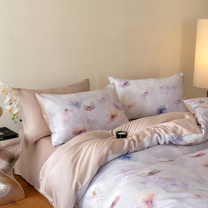 91家纺网 家纺一手货源 找家纺 咏绒家纺工厂店 2025新款60S奥地利兰精天丝数码印花暗合简约款系列四件套 夏芷-浅紫