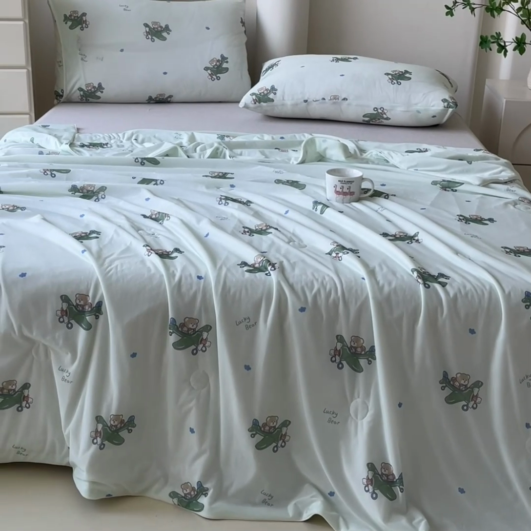 91家纺网 家纺一手货源 找家纺 青螺家纺 2025新款凉感丝艾草抗菌驱蚊夏凉被空调被3D时尚数码花卉卡通被子（支持质检） 飞行梦想家