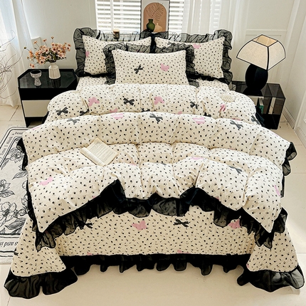 91家纺网 家纺一手货源 找家纺 艾橙家纺2025新款法式赫本风水洗棉印花雪纺花边四件套 朵蔓花馨