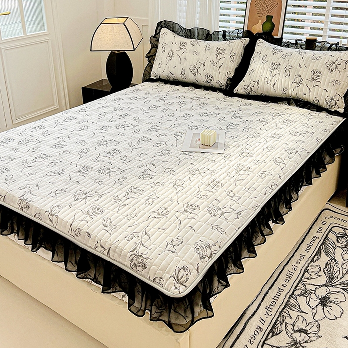 91家纺网 家纺一手货源 找家纺 艾橙家纺2025新款法式赫本风水洗棉印花雪纺花边单床笠 水墨玫瑰