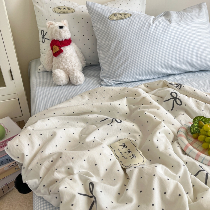 91家纺网 家纺一手货源 找家纺 桃心家居 2025新款A类ins云柔水洗棉大豆织标蝴蝶结毛球少女单夏被夏被四件套系列 可可小姐