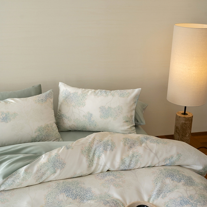 91家纺网 家纺一手货源 找家纺 咏绒家纺工厂店 2025新款60S奥地利兰精天丝数码印花暗合简约款系列四件套 如愿-绿