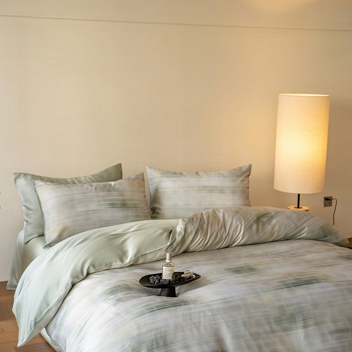 91家纺网 家纺一手货源 找家纺 咏绒家纺工厂店 2025新款60S奥地利兰精天丝数码印花暗合简约款系列四件套 卡西纳-绿