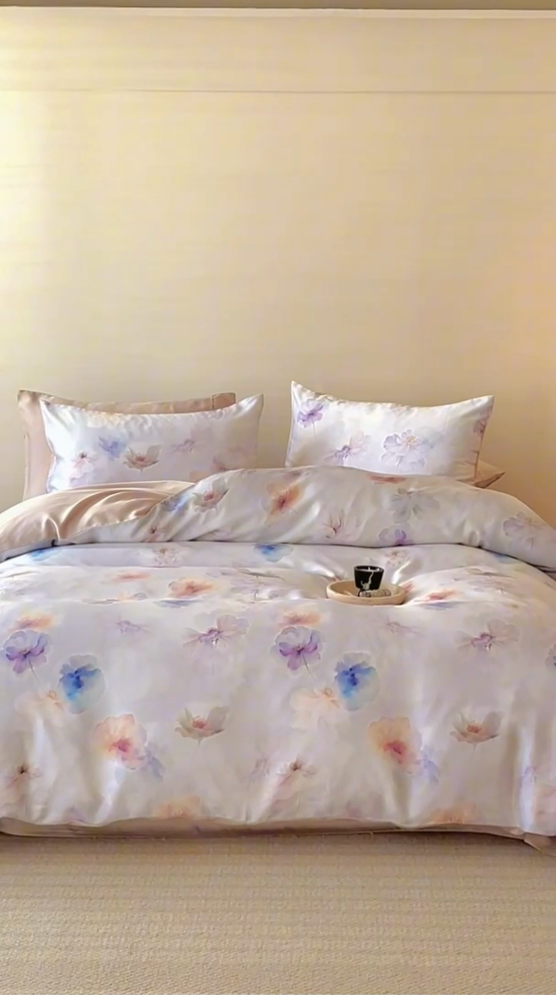 91家纺网 家纺一手货源 找家纺 咏绒家纺工厂店 2025新款60S奥地利兰精天丝数码印花暗合简约款系列四件套 夏芷-浅紫