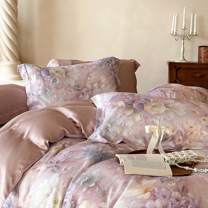 91家纺网 家纺一手货源 找家纺 2025新款60S奥地利兰精天丝数码印花宽边压线系列四件套 莫丽花园-紫