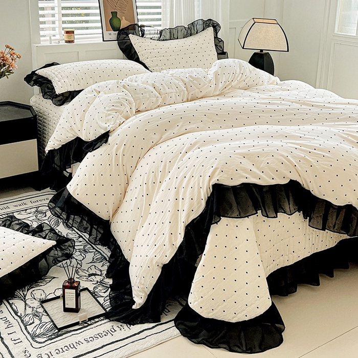 91家纺网 家纺一手货源 找家纺 艾橙家纺2025新款法式赫本风水洗棉印花雪纺花边四件套 点点爱