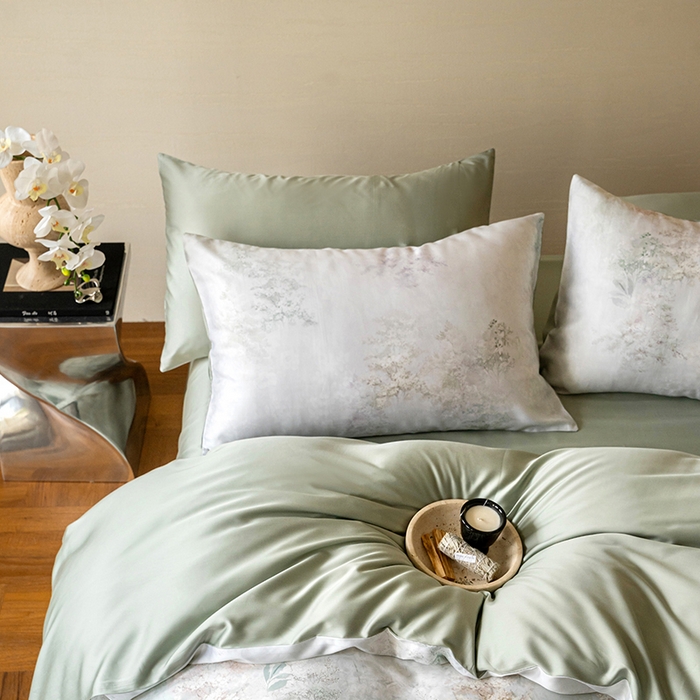 91家纺网 家纺一手货源 找家纺 咏绒家纺工厂店 2025新款60S奥地利兰精天丝数码印花暗合简约款系列四件套 栖舟-绿